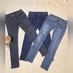 Lot of 3 Denimology, Forever 21, Simply Vera Classic Blue Women's Jeans.